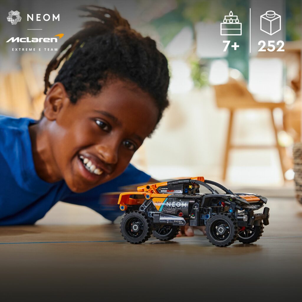Produktabbildung NEOM McLaren Extreme E Race Car