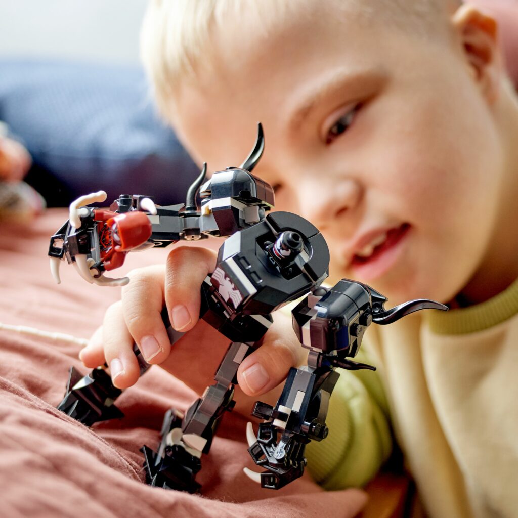 Produktabbildung Venom Mech vs. Miles Morales