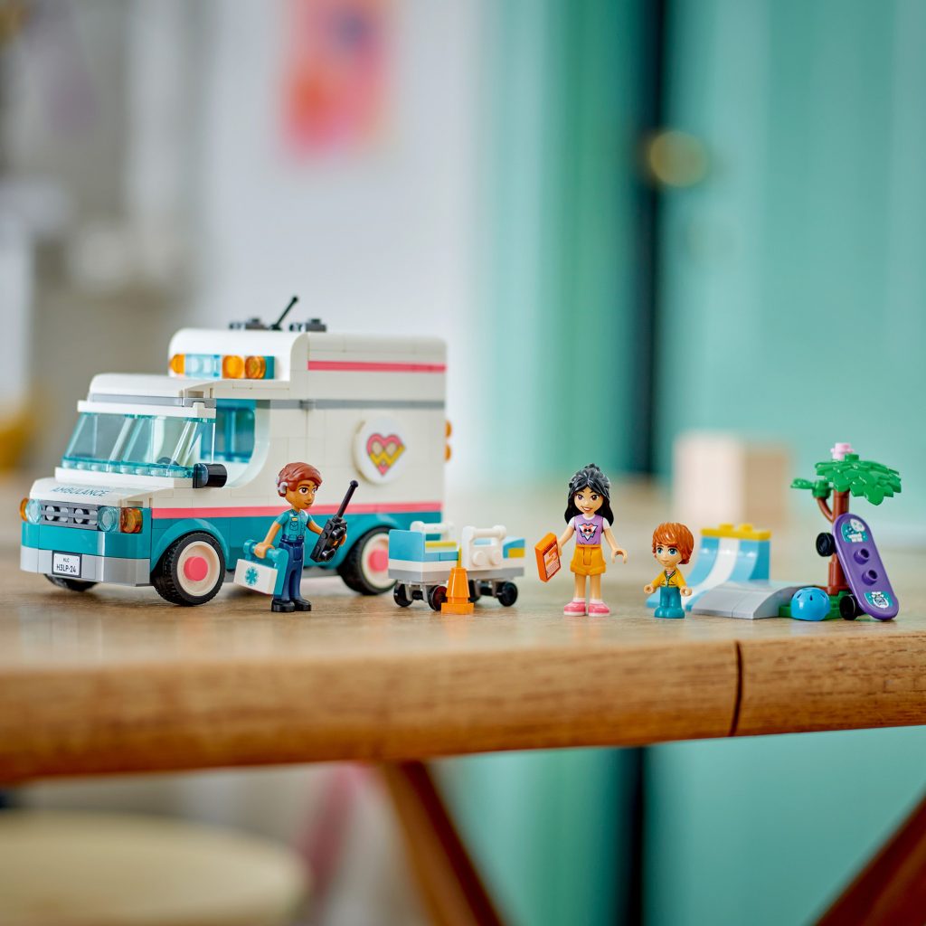 Produktabbildung Heartlake City Rettungswagen